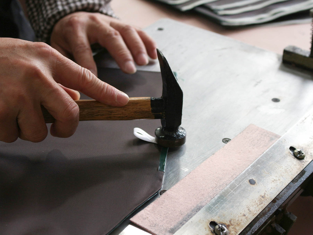 CUSTOM LEATHER BAGS MANUFACTURING